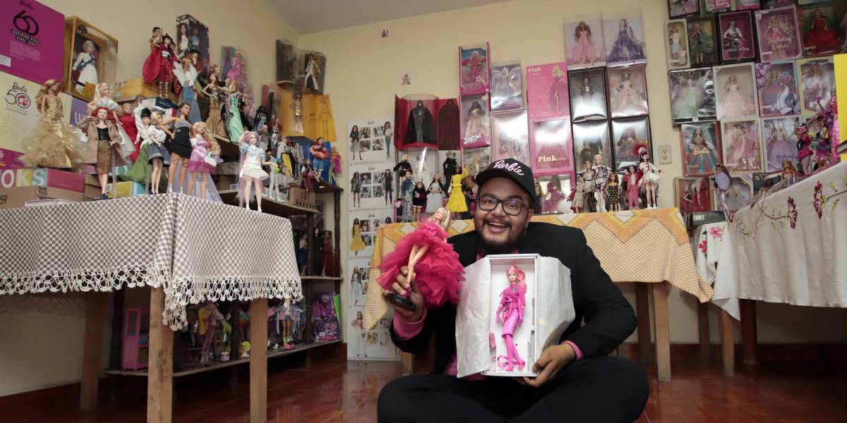 Barbie: un doctor en México presume su colección de más de 200 muñecas