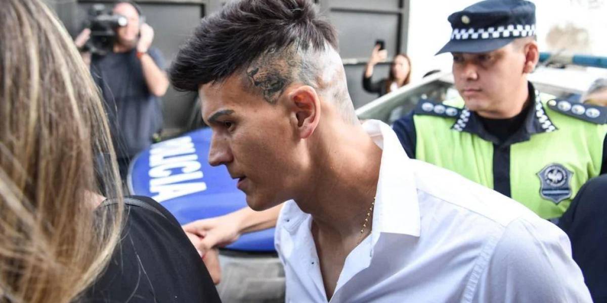 El arquero de Vélez, Sebastián Sosa, queda libre y a la espera del juicio por violación grupal