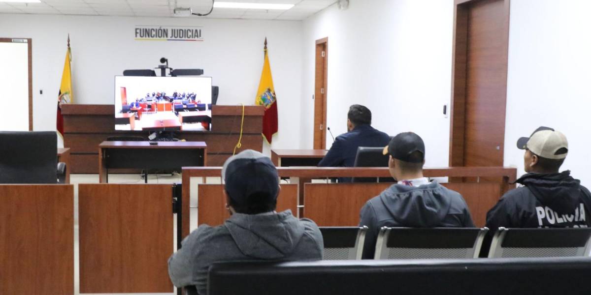 El hijo de Verónica Abad, Francisco Barreiro, está en Quito para audiencia de formulación de cargos