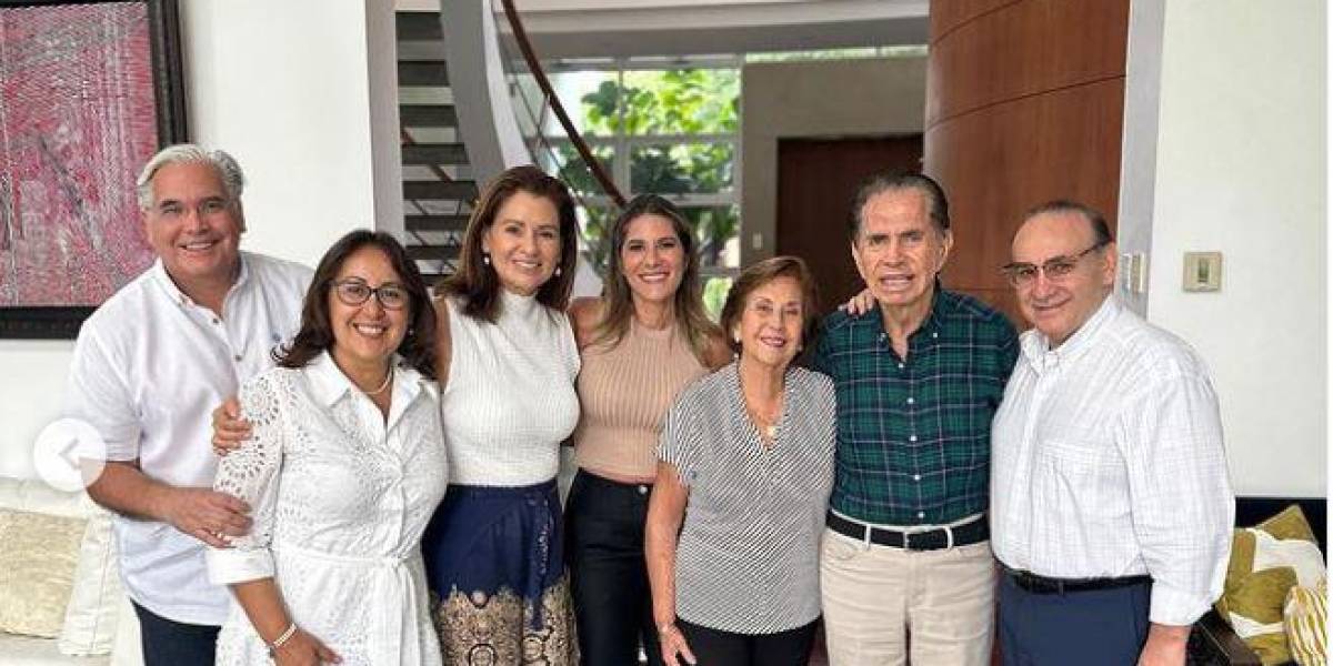 Don Alfonso compartió un momento con sus amigos Teresa Arboleda, Gaby Díaz, Rafael Cuesta y otros