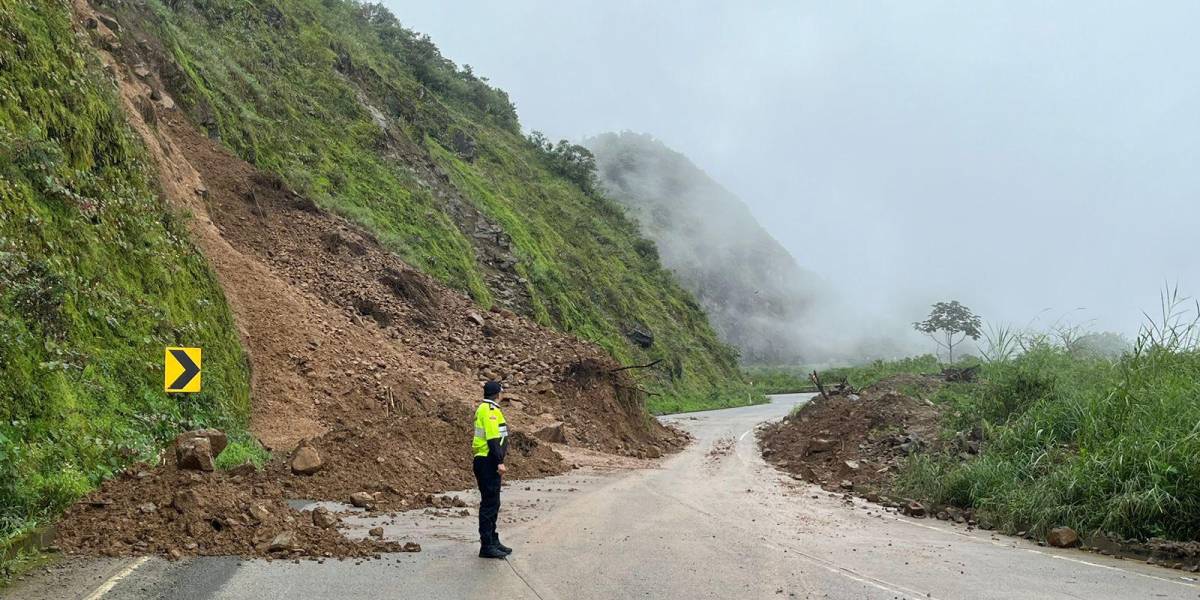 Vías Alóag - Santo Domingo, Cuenca Molleturo, Pallatanga-Cumandá y otras sufren cierres viales por lluvias