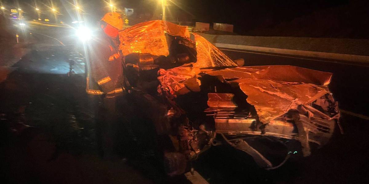 Una persona falleció y otra resultó herida en accidente de tránsito en Mejía, Pichincha