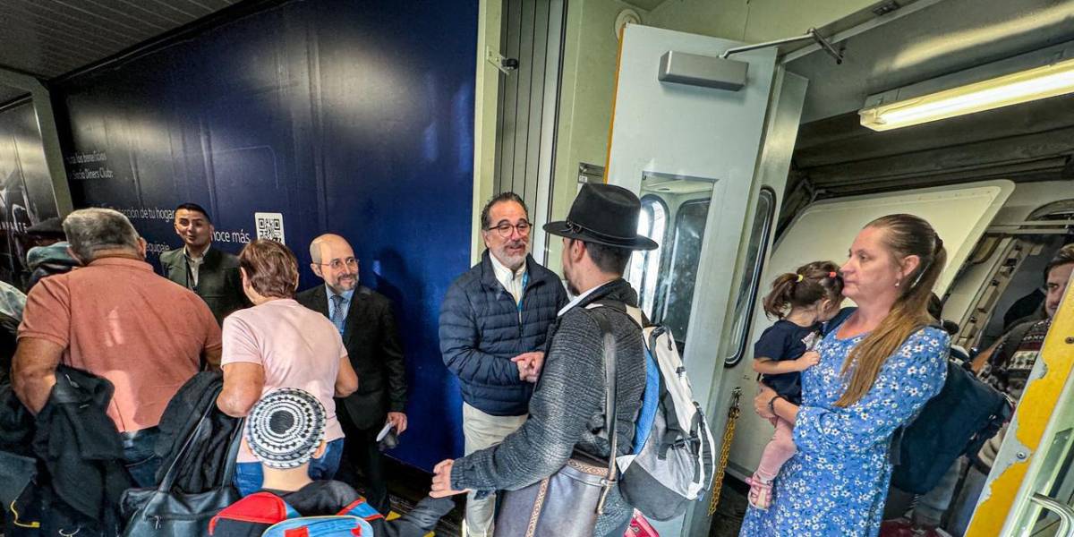 Los 116 ecuatorianos llegaron desde Israel en el vuelo humanitario