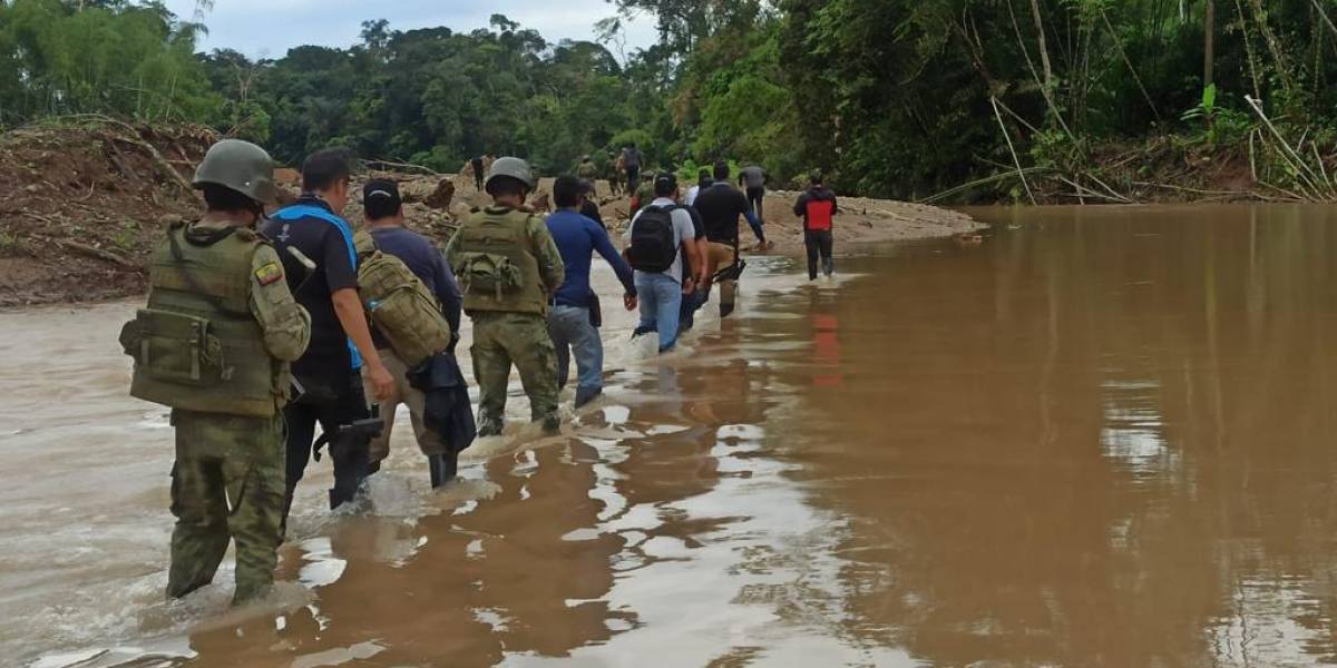 Las Fuerzas Armadas y la Policía intervienen áreas ocupadas por la minería ilegal en Orellana