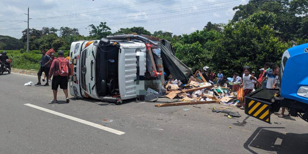 Guayas: ocho heridos tras múltiple choque en la vía Durán-Boliche