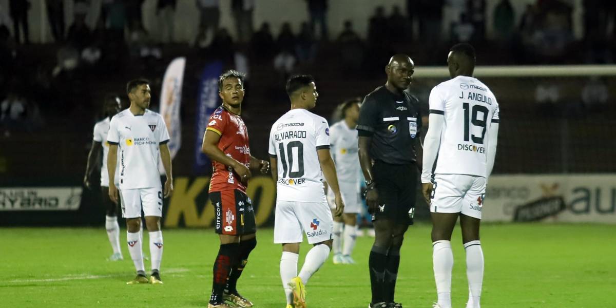 Liga Pro: Dirigente de Liga de Quito arremetió contra el árbitro Augusto Aragón