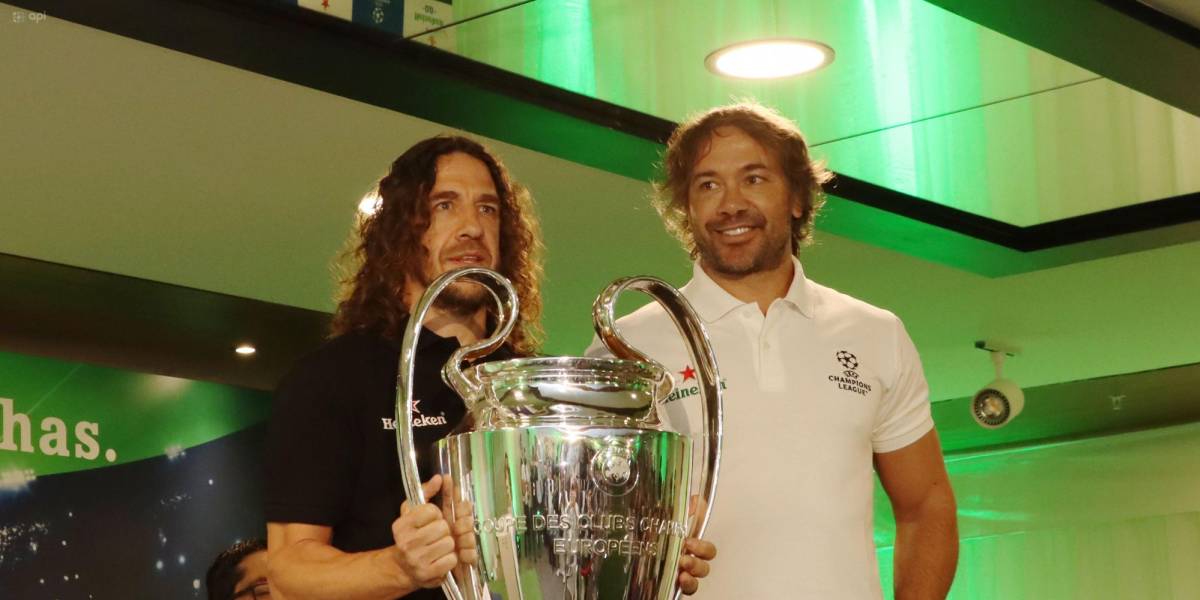 Carles Puyol y Diego Lugano presentaron el trofeo de la Champions League en Quito