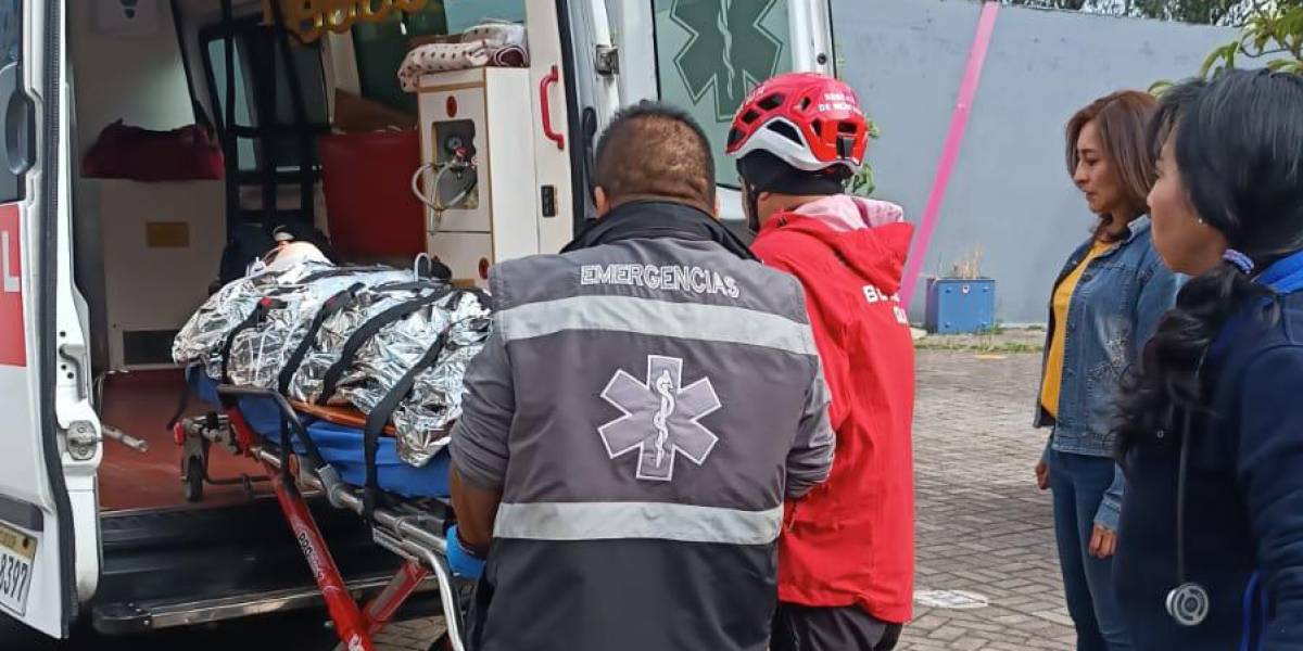 Quito: un adolescente recibió descarga eléctrica de un rayo, cerca del Teleférico
