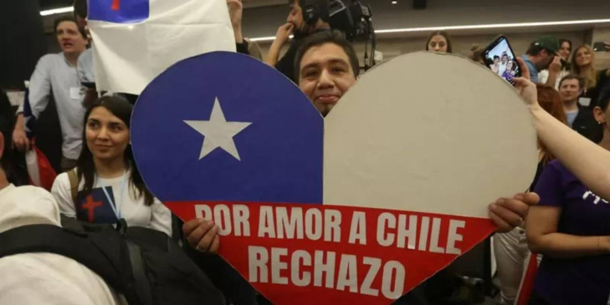 Chile: 3 factores para entender el rechazo a la nueva Constitución si casi el 80% está a favor de cambiarla