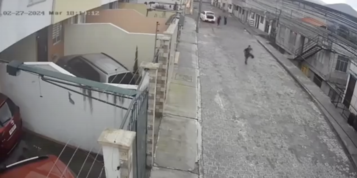 Quito: un hombre escapó de un posible secuestro tras saltar de la cajuela de su vehículo