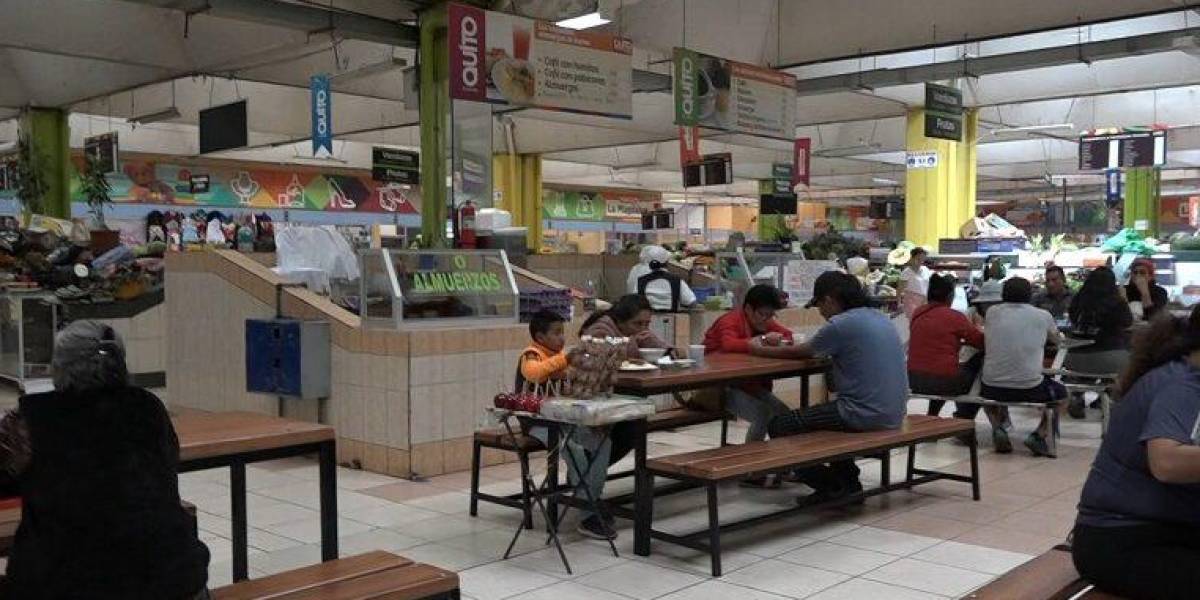 Quito | El Municipio garantiza la salubridad en los mercados para hacer compras y consumir alimentos