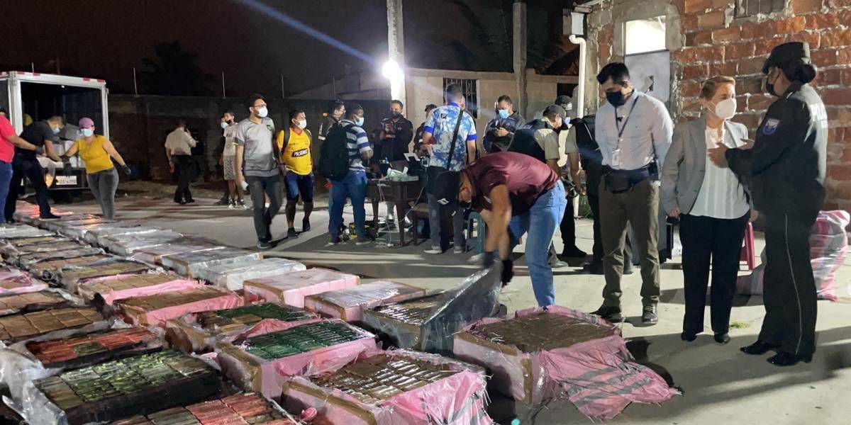 Decomisan 9,6 toneladas de cocaína en Vergeles, al norte de Guayaquil
