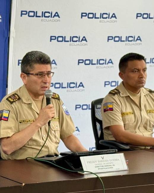 Imagen del general Freddy Sarzosa, director general de Investigaciones, en una rueda de prensa de la Fuerza Investigativa contra la Extorsión (FICE), este jueves 2 de mayo del 2024.