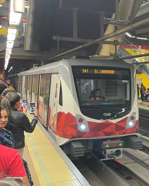 El Metro de Quito comenzó a operar definitivamente desde el 1 de diciembre de 2023.