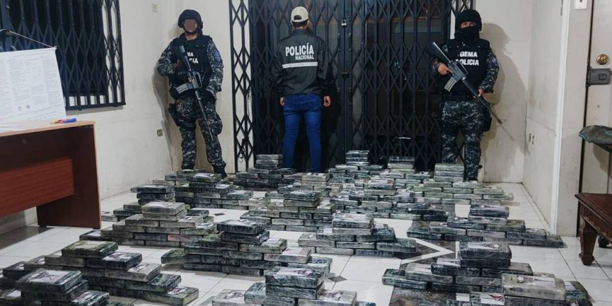 Hallan 1,1 toneladas de cocaína en una casa de Santa Lucía, en Guayas