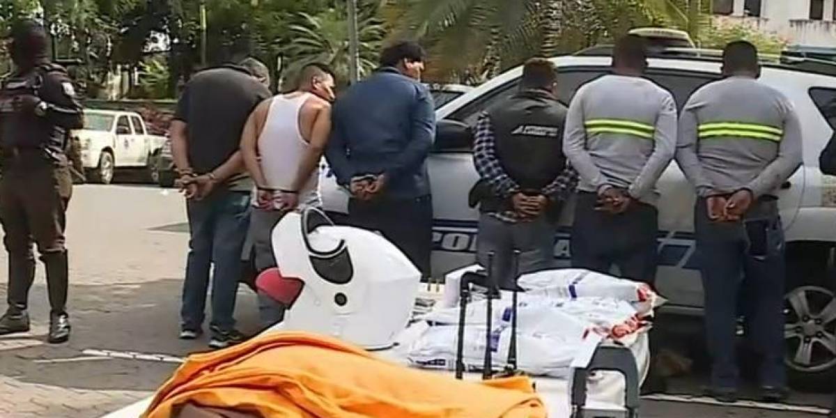 Persecución policial en Guayaquil deja seis detenidos y un sospechoso muerto