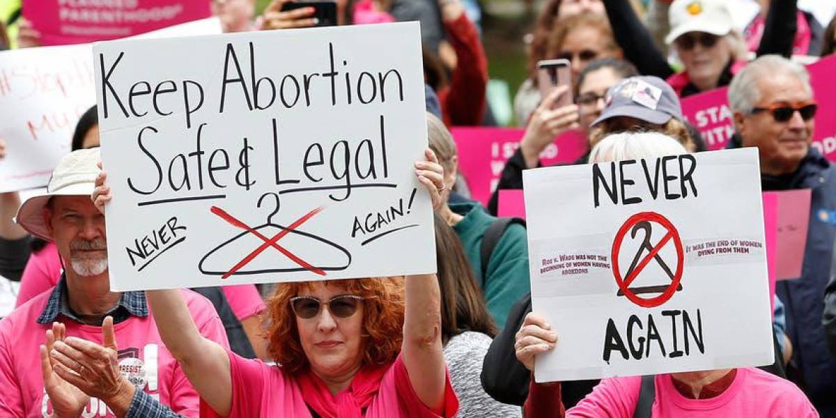 Legisladores de California votan para abaratar costos de abortos