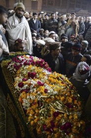 148 muertos en su mayoría niños y adolescentes por atentado en Pakistán