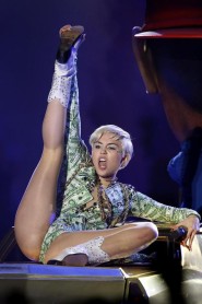 Miley Cyrus derrochó erotismo en España