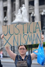 Piden justicia para el caso Nisman frente al consulado en Nueva York