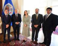 Imagen de Daniel Noboa y su equipo con Luis Almagro, secretario general de la OEA el 6 de noviembre de 2023. Arturo Félix se encuentra al extremo derecho de la foto.