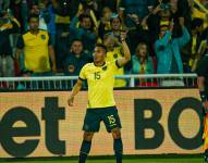 Ángel Mena celebra su gol con Ecuador contra Chile