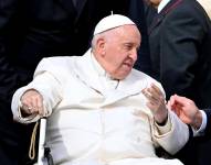 El papa Francisco sufre una infección respiratoria que requerirá unos días de tratamiento médico adecuado.