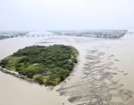 La Prefectura del Guayas buscará extraer 6,2 millones de metros cúbicos de sedimentos en 900 días