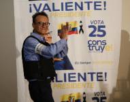 El candidato a la presidencia Christian Zurita, habla hoy en Quito (Ecuador).