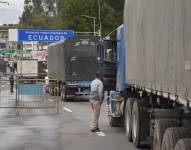 Imagen de archivo de camiones en la frontera de Ecuador. EFE/ Xavier Montalvo