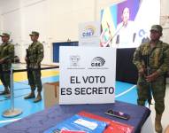 Un simulacro de votaciones de la consulta popular en la Universidad Salesiana de Quito