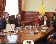 Reunión de la Asociación de Municipalidades Ecuatorianas con el presidente Daniel Noboa y otras autoridades de Estado.