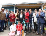 Gobierno entregó una vivienda a la ciclista Myriam Núñez