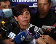 Elizabeth Otavalo recibió el respaldo de colectivos feministas tras la muerte de su hija, María Belén Bernal.