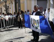Indígenas guatemaltecos marchan hacia la Plaza de la Constitución para exigir que se garantice la investidura del presidente electo, Bernardo Arévalo de León. EFE/ Bienvenido Velasco