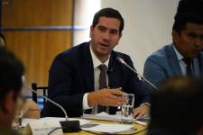 A la Comisión de Fiscalización acude el Ministro Roberto Luque a comparecer por la crisis energética.