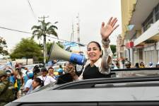 Caravana por cierre de campaña de Luisa González en Manta