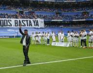 El jugador del Real Madrid Vinicius Jr. participa en un acto con motivo de los casos de racismo ocurridos en el partido anterior ante el Valencia este miércoles, previo al partido de LaLiga entre el Rayo Vallecano y el Real Madrid, en el estadio Santiago Bernabéu de Madrid. EFE/ Rodrigo Jiménez