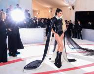Foto de archivo de la modelo estadounidense Kendall Jenner durante su llegada a la alfombra roja para la Gala Met 2023.