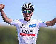 Tadej Pogacar celebra su victoria en la segunda etapa del Giro de Italia