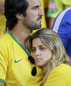 Los rostros de decepción de los brasileños ante Alemania
