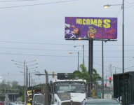 Municipio de Guayaquil retirará vallas publicitarias y alista una ordenanza para regular su instalación