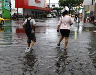 Las lluvias de la época invernal en 2023, causaron inundaciones en las calles de Guayaquil.