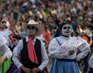 Procesión como parte de las celebraciones por el Día de Muertos, en la ciudad de Monterrey (México).