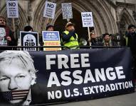 Activistas protestaron en contra de la extradición de Julian Assange en Londres.