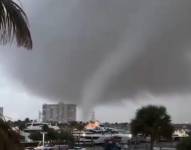 Video | Un tornado azotó el centro de Fort Lauderdale dejando imágenes impactantes