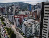 Fotografía del 16 de junio de 2021, tomada desde un dron, que muestra la zona norte de la ciudad de Quito (Ecuador). EFE/Jose Jacome