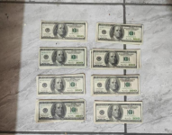 Billetes falsos de $ 100, $ 50 y $ 20 fueron fabricados en Santo Domingo de los Tsáchilas por dos meses. Según la Policía, el dinero falsificado era enviado hacia otras provincias.