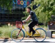 Empleados de Google han denunciado las rebajas en sus salarios.