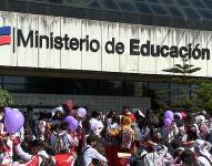 Estudiantes protestaron por la agresión sexual que sufrió una menor en Quito.